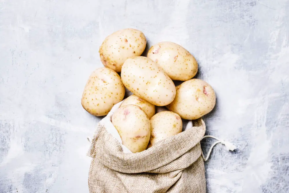 Dürfen Kaninchen Kartoffeln und Kartoffelschalen essen